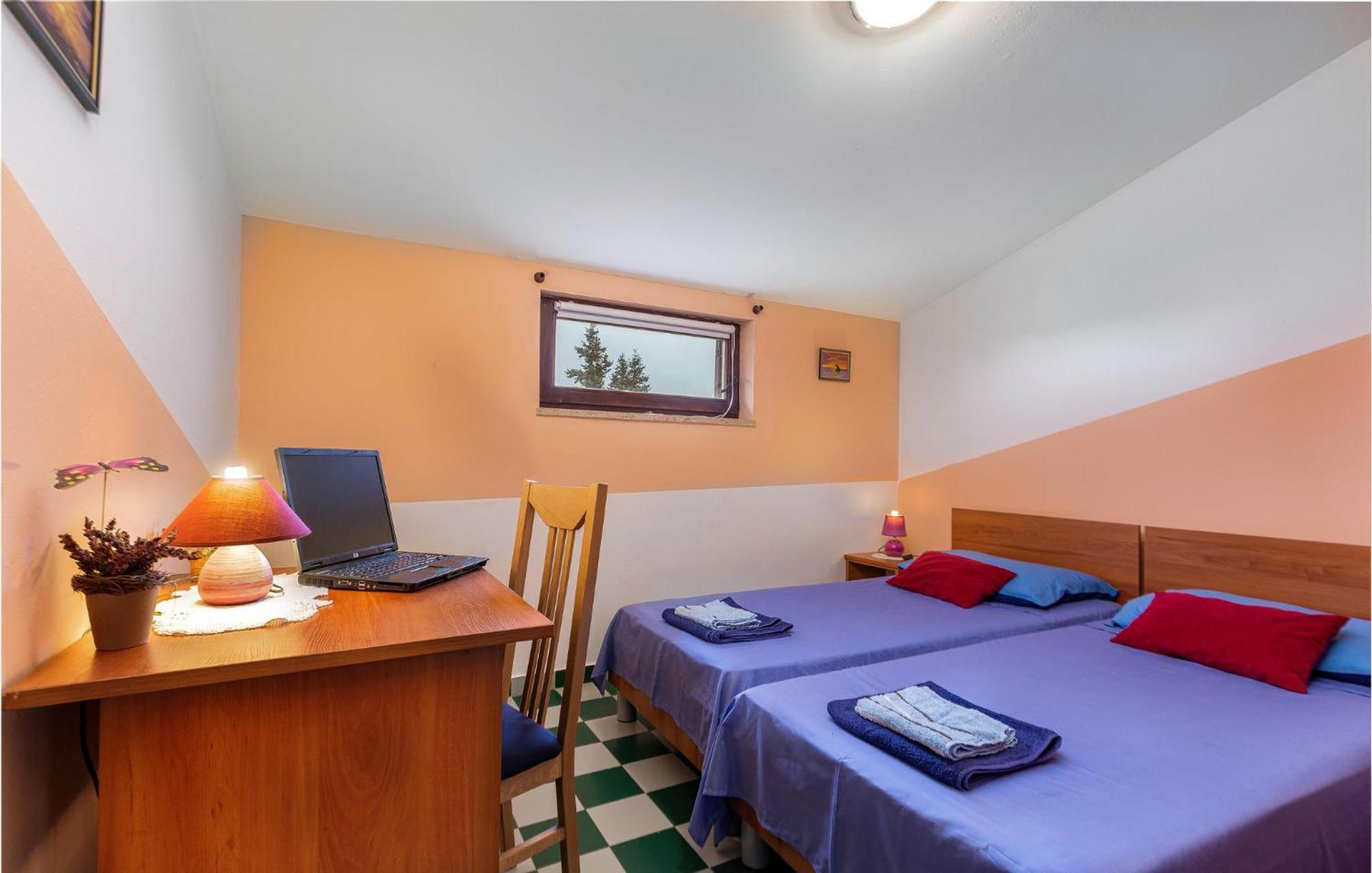 2 Bedroom Awesome Apartment In Винкуран Экстерьер фото