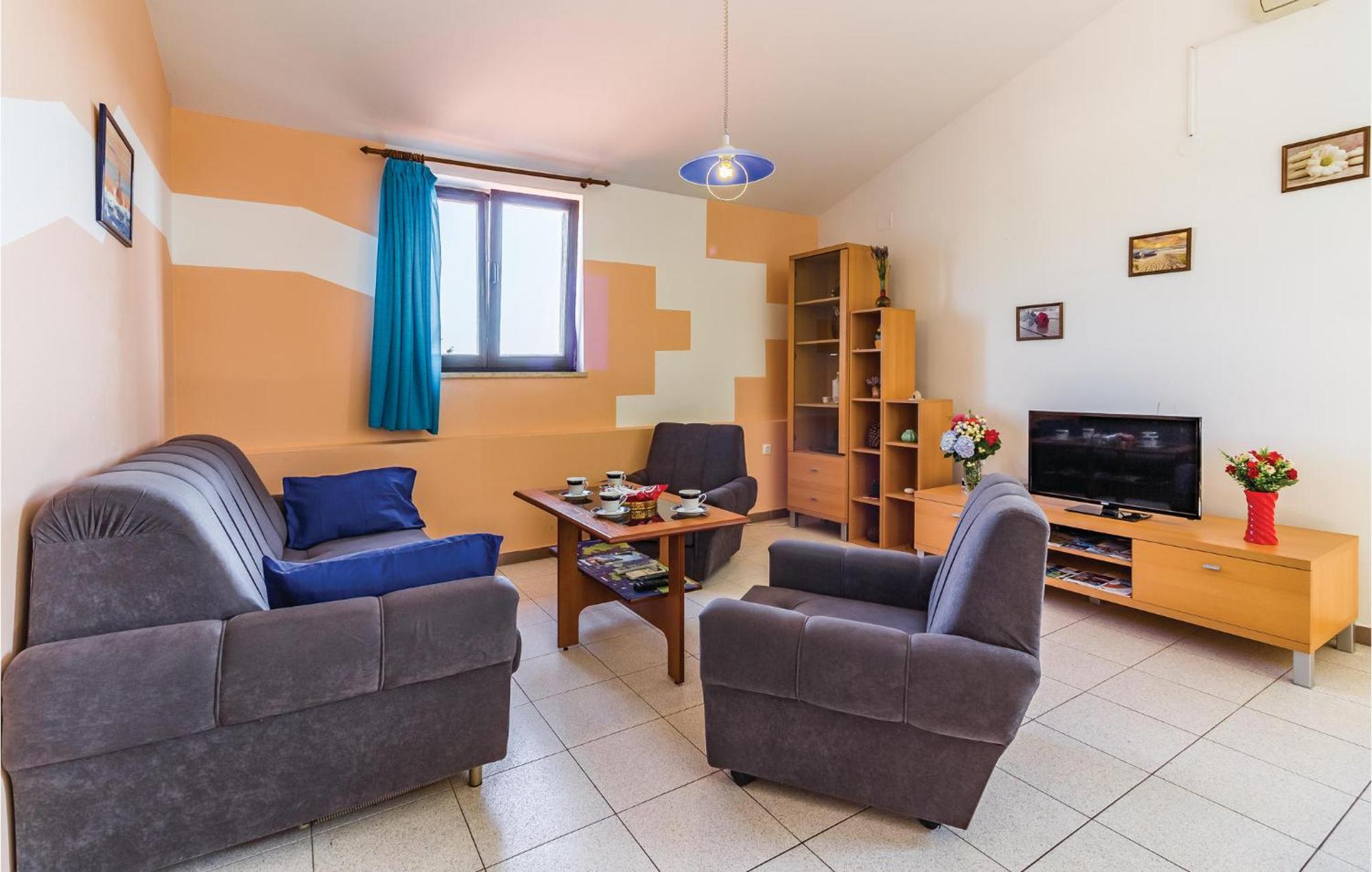2 Bedroom Awesome Apartment In Винкуран Экстерьер фото
